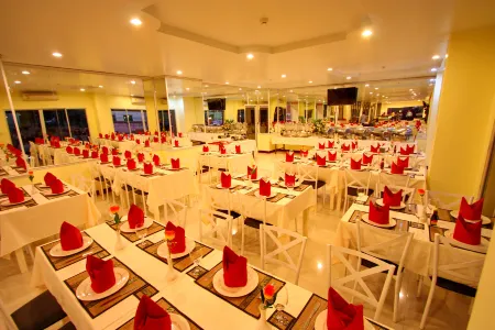 Valhalla Pattaya Hotel Отели рядом с достопримечательностью «Suk Sabai Villa»