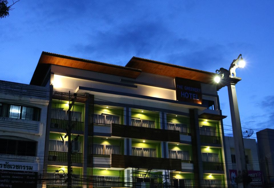 끄라비 타운 야시장의 다양한 음식들