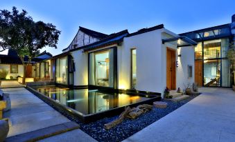 Floral Hotel·Zerunju Light Luxury Guesthouse - Housity