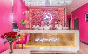 Sanya Fenglin night Theme Hotel