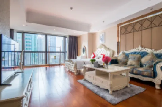 She & He International Apartment (Shenzhen Luohu Theater Mixc)