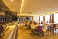 Lavande Hotel (Yinan Junyue Grand Hyatt Shopping Center Branch)