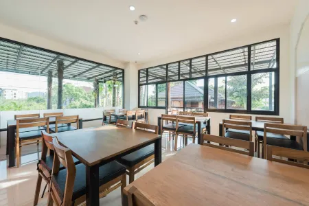 At One Hotel Chiangrai Отели рядом с достопримечательностью «Mea Fah Luang University»