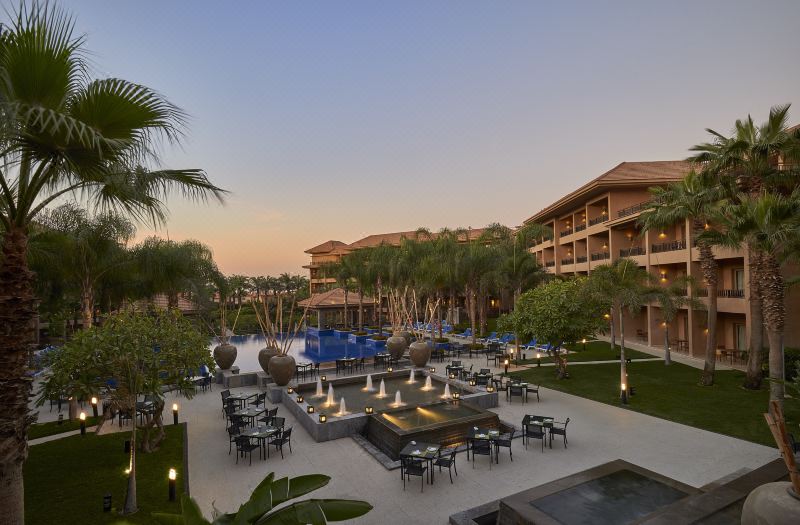 Dusit Thani LakeView Cairo