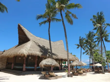 Le Nusa Beach Club Отели рядом с достопримечательностью «Нуса Лембонган»