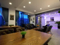 S.E.A B&B Hotels near Beibin Park Beach