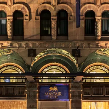 Mayfair Hotel Adelaide by IHG Отели рядом с достопримечательностью «Площадь Виктория»