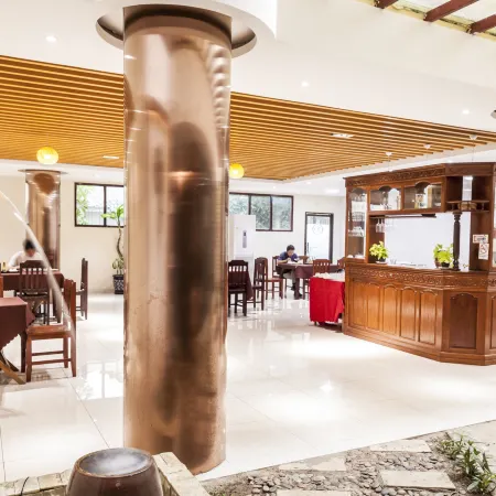 Central Boutique Hotel Отели рядом с достопримечательностью «Храмовый комплекс Пха Тхат Луанг»