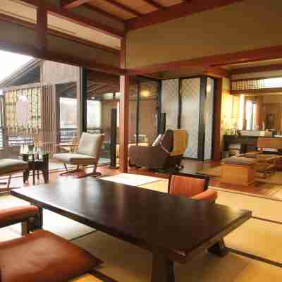 あかん鶴雅別荘 鄙の座 Rooms