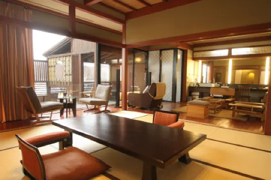 Akan Tsuruga Besso Hinanoza