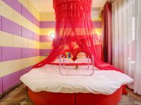 西安避风港家庭公寓 - 情侣红色电动床
