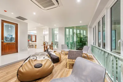 Siam Tharadol Hotel dekat Ramkhamhaeng University Bang Na Campus