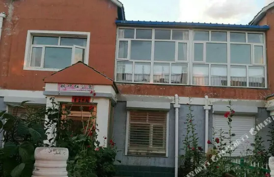 張北楓葉紅了民宿