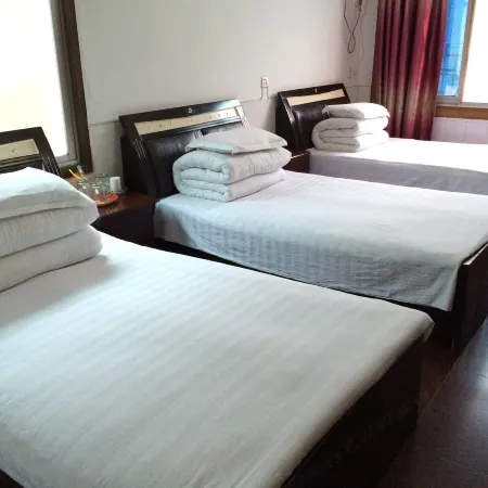 Yiyang Family Hotel