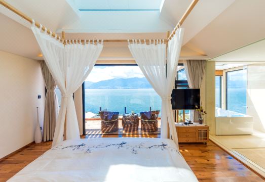 大理了凡海景别墅客栈外景图