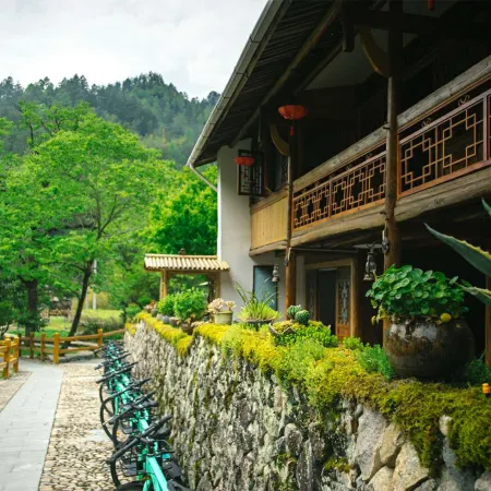 Futian Yiye Inn