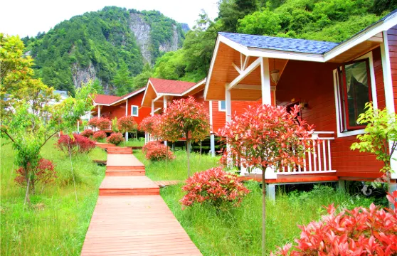 Q加·汶川巴郎山假日酒店