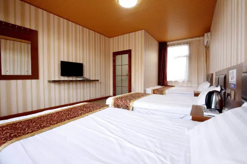 Baishawan Shengshui Jin'an Holiday Hotel