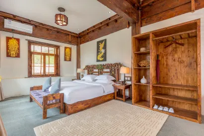 Shangri-La Mubuo Hotel (Dukezong Ancient City)