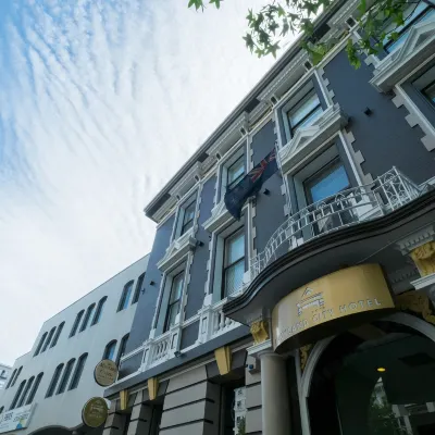 Auckland City Hotel Hotels near Queen Street