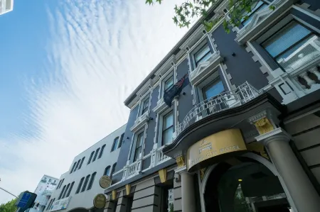 Auckland City Hotel