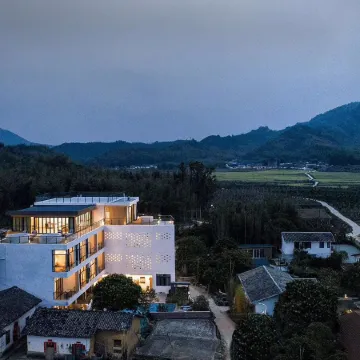 Itree Courtyard Resort