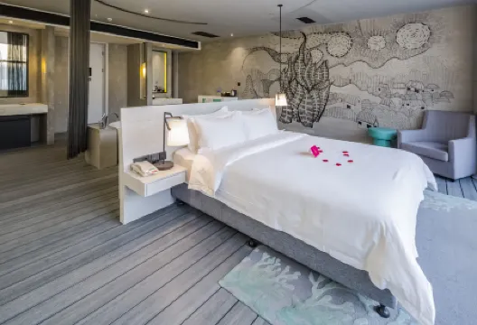 YueLanwan Seaside Resort Hotel