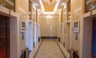 Guihai Select Theme Hotel (Guilin North Railway Station Evergrande Plaza)