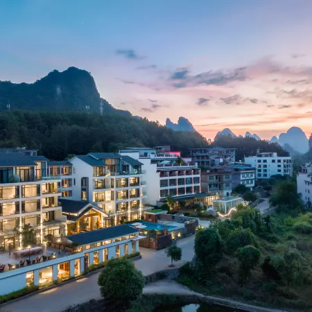 Ji Yun Resort (Yangshuo Ten-mile Gallery Yulong River)
