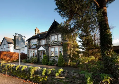 The Howbeck & the Retreat Incl Off-Site Health Club and Parking EV Point Available