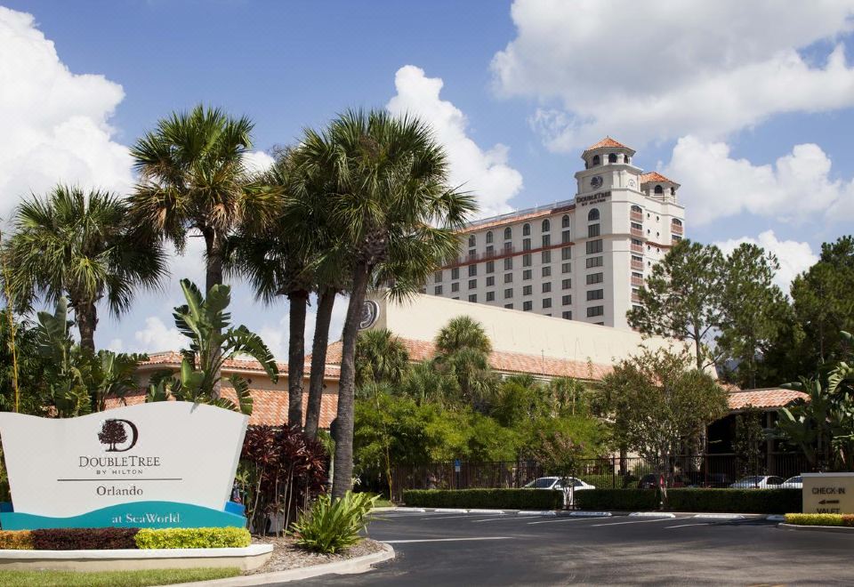 DoubleTree by Hilton Orlando Lobby