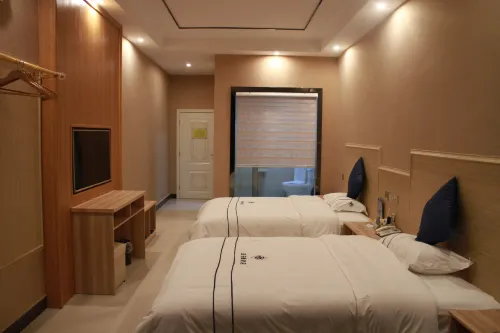 Yunlai Hotel (Xinfeng Xihe North Road)