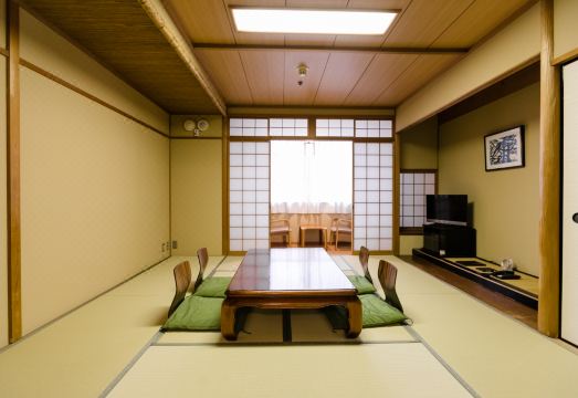 3. 호텔 비나리오 ..