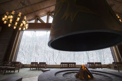 ロビーラウンジ 星野リゾート 奥入瀬渓流ホテルの写真