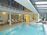 维也纳国际酒店(广东中山石岐大信店) - 室内游泳池