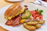 Orchard Garden Hotel - servizio colazione