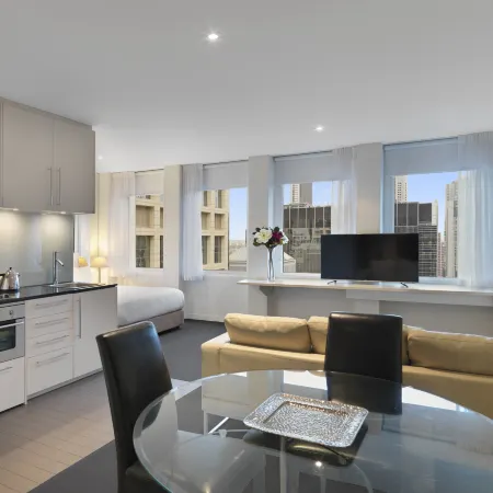 Oaks Melbourne on Collins Suites Отели рядом с достопримечательностью «Аквариум Мельбурна»