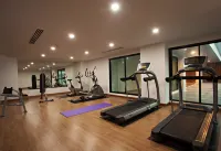 Paripas Patong Resort - Gym
