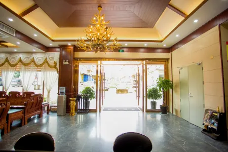 Mengla weitian hotel Отели рядом с достопримечательностью «Mohan»