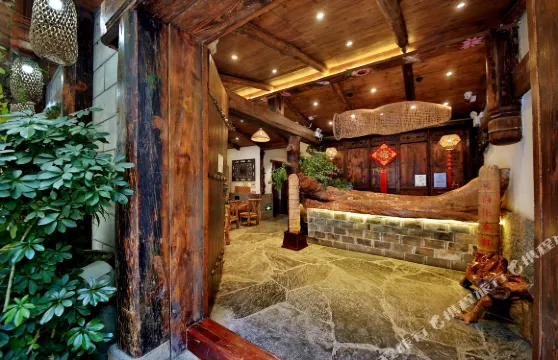 夢迴湘西主題客棧（張家界天門山店）