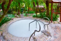 Cloud Nine Hot Spring - suối nước nóng