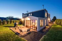 Madsen Retreat Отели в г. 