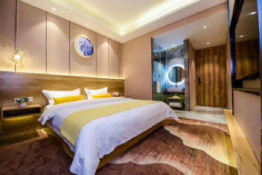 Chongqing Sanduo Garden Hotel (Wansheng Gymnasium) Отели рядом с достопримечательностью «Nantong Mining Industry Company Workers Culture & Sport Center»