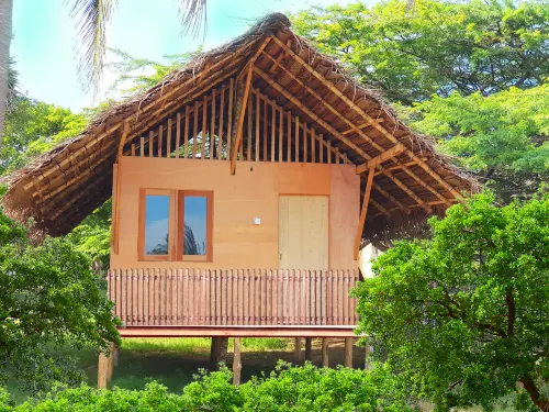 Yala Waves Beach Resort Hotel di Kirinda