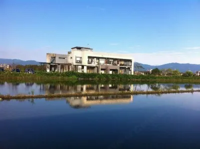 Serene Gray Bed & Breakfast Hotels in Wujie Township