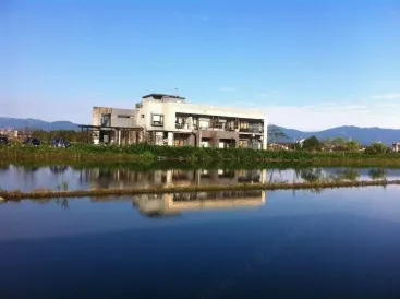 Serene Gray Bed & Breakfast