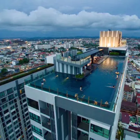The Base Central Pattaya by Minsu