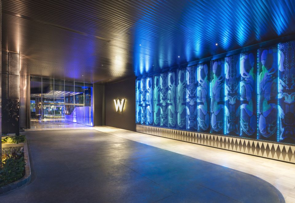 W 쿠알라 룸푸르의 모던한 로비나 라운지 전경