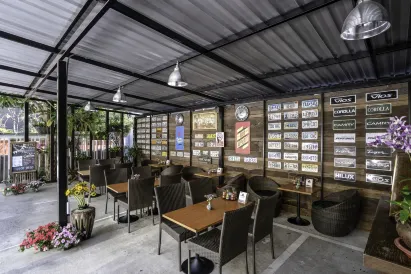 Chiang Mai Thai House,Thapae