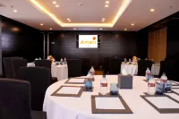 Amari Dhaka - business